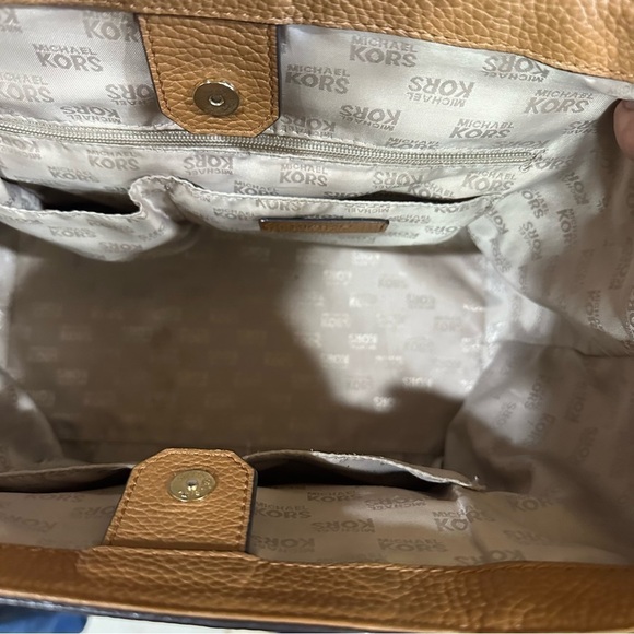 Michael Kors Frances Large Pebbled Leather Grab Bag in Acorn No Tassel READ - Picture 8 of 13